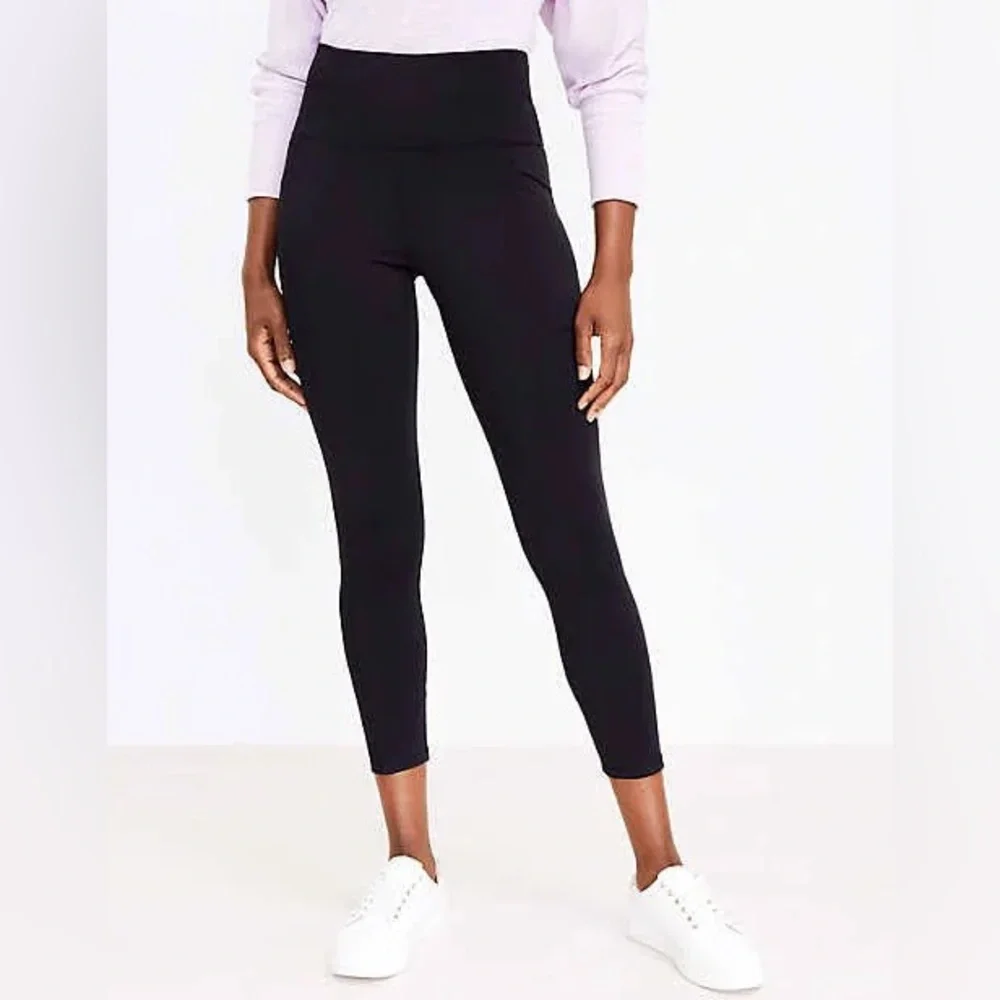 Lou & Grey Black Luvstretch Soft Leggings with Side Pockets - Medium